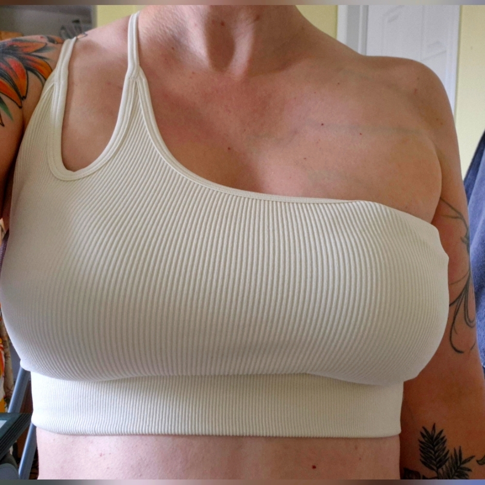 Bluenotes White Ribbed One-Shoulder Top Nwot